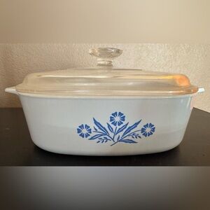 First generation Corning Ware Blue Cornflower w/lid no markings 9”